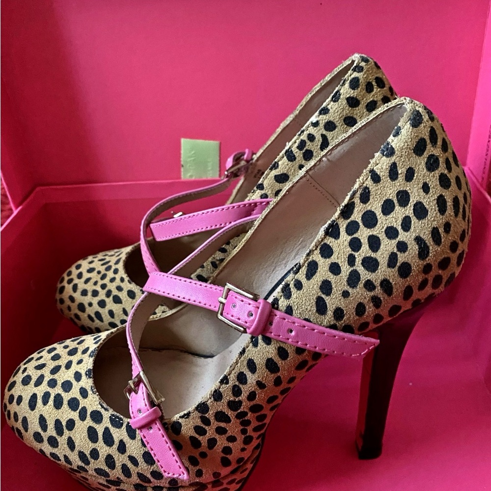 Betsey Johnson Vita Leopard Pumps with Pink Straps